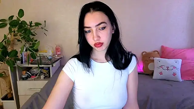 Snapshot of WildKittenX_ chatting on 5, 6, 2026 WildKittenX online show from 5, 6, 2026