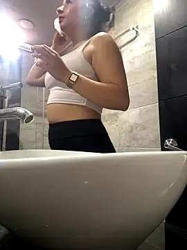 Snapshot of Mila_LS chatting on 4, 10, 2025 Mila LS online show from 4, 10, 2025