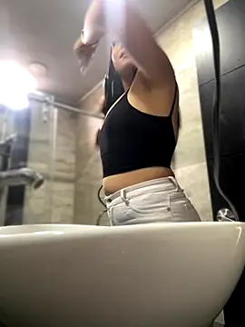 Snapshot of Mila_LS chatting on 10, 10, 2025 Mila LS online show from 10, 10, 2025