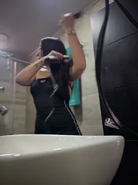 Snapshot of Mila_LS chatting on 28, 11, 2025 Mila LS online show from 28, 11, 2025