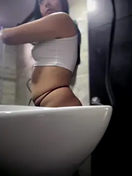 Snapshot of Mila_LS chatting on 21, 11, 2025 Mila LS online show from 21, 11, 2025