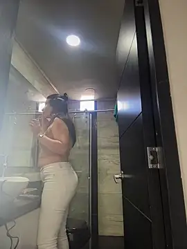 Mila LS online show from 22, 12, 2025