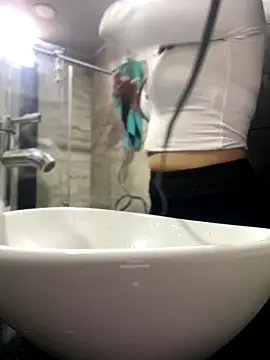 Snapshot of Mila_LS chatting on 15, 9, 2025 Mila LS online show from 15, 9, 2025