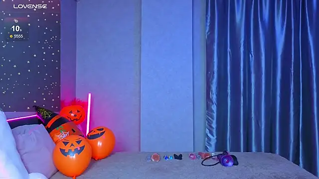 Snapshot of AuroraPrincess chatting on 28, 10, 2025 AuroraPrincess online show from 28, 10, 2025