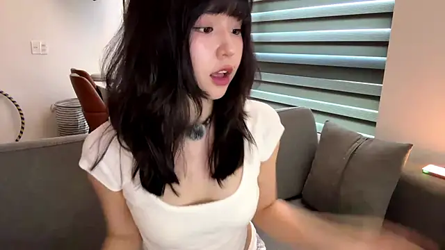 melana love online show from 4, 4, 2026