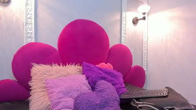 Snapshot of Bonniie_22 chatting on 17, 10, 2025 Bonniie 22 online show from 17, 10, 2025