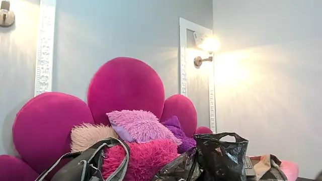 Bonniie 22 online show from 14, 4, 2026