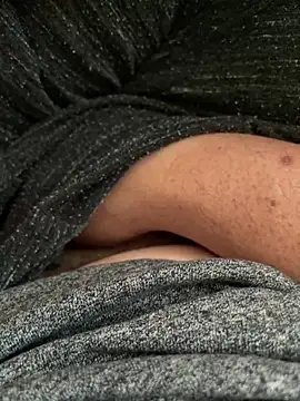 Snapshot of littletoy64 chatting on 27, 2, 2025 littletoy64 online show from 27, 2, 2025