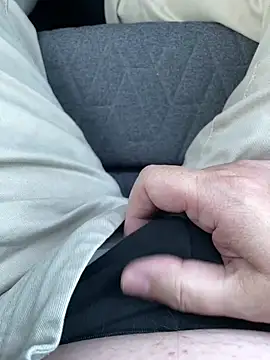 Snapshot of littletoy64 chatting on 27, 2, 2025 littletoy64 online show from 27, 2, 2025