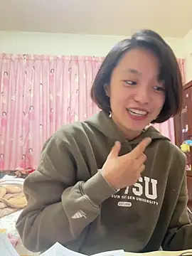 ladypaggy online show from 10, 3, 2026