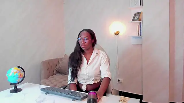 Qeen blackk online show from 7, 3, 2025