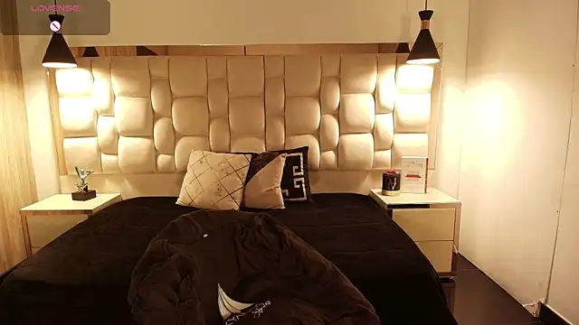 Qeen blackk online show from 5, 3, 2026