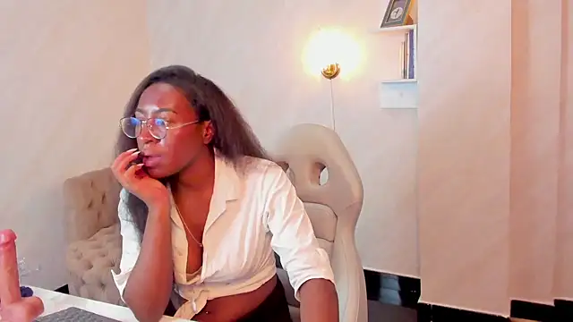 Qeen blackk online show from 7, 3, 2025