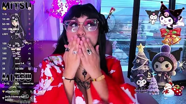 Mitsu Kawii online show from 4, 12, 2025