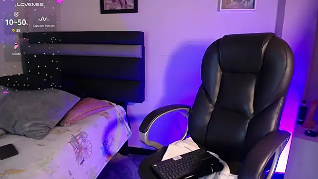 Snapshot of Oriana_gh chatting on 18, 9, 2025 Oriana gh online show from 18, 9, 2025