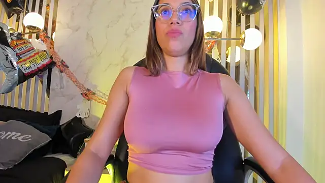 Snapshot of Oriana_gh chatting on 31, 10, 2025 Oriana gh online show from 31, 10, 2025