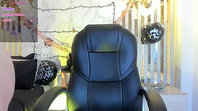 Snapshot of Oriana_gh chatting on 22, 10, 2025 Oriana gh online show from 22, 10, 2025