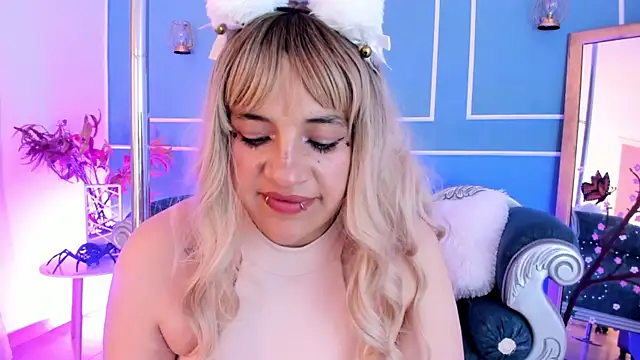 TaraTaylorr online show from 11, 4, 2026