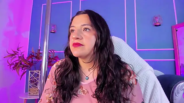 TaraTaylorr online show from 14, 9, 2025