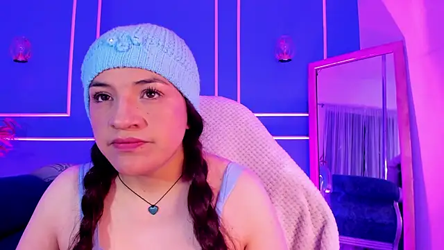 TaraTaylorr online show from 17, 12, 2025