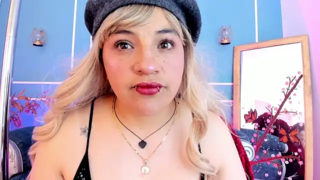 TaraTaylorr online show from 23, 5, 2026