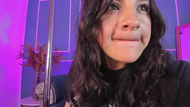 TaraTaylorr online show from 1, 10, 2025