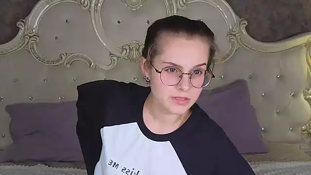 RileyMimicho online show from 5, 10, 2025