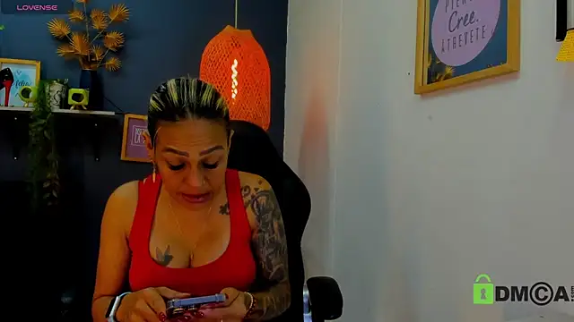 yessila parker online show from 15, 4, 2026