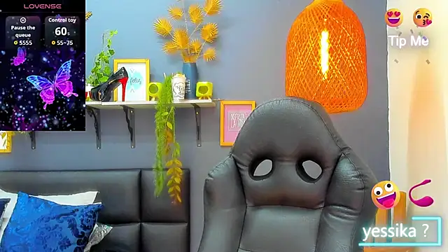 Snapshot of yessila_parker chatting on 5, 7, 2026 yessila parker online show from 5, 7, 2026