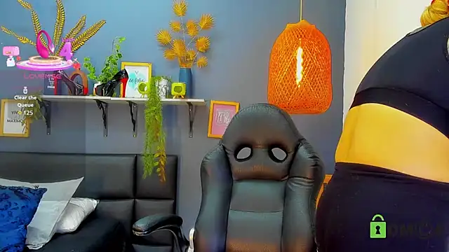 yessila parker online show from 18, 4, 2026