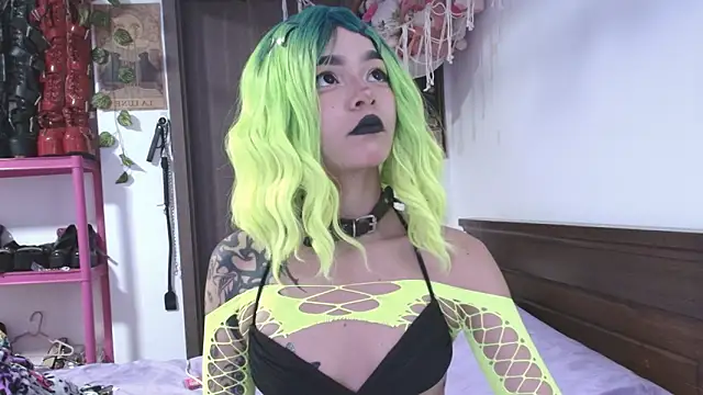  mollycrystal online show from 16, 2, 2026