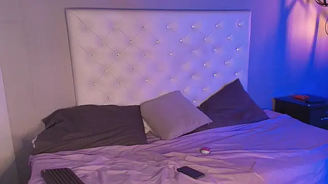  mollycrystal online show from 16, 12, 2025