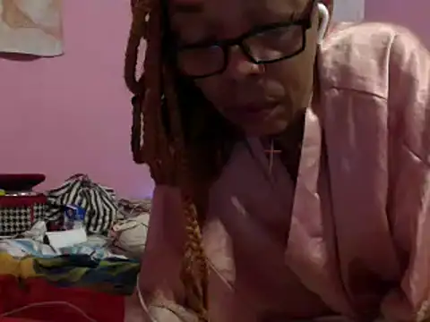 Snapshot of Ladyzee25 chatting on 26, 2, 2026 Ladyzee25 online show from 26, 2, 2026