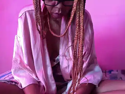 Ladyzee25 online show from 15, 4, 2026