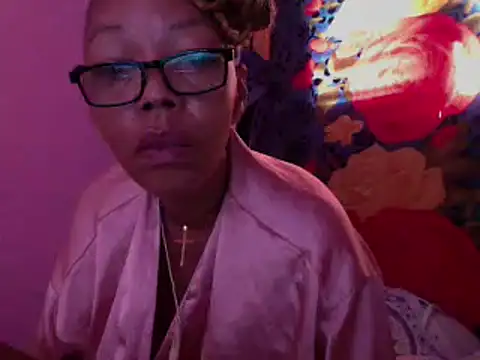 Snapshot of Ladyzee25 chatting on 18, 2, 2026 Ladyzee25 online show from 18, 2, 2026