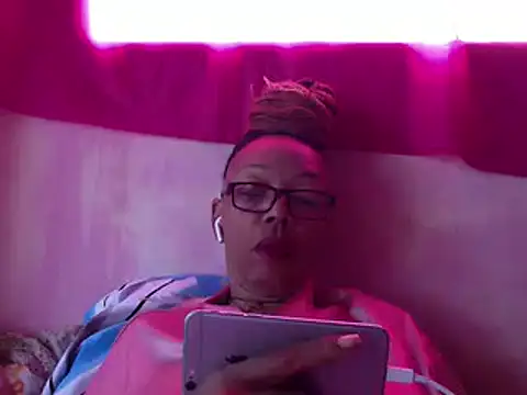 Ladyzee25 online show from 23, 3, 2026