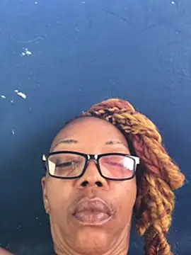 Ladyzee25 online show from 4, 7, 2026