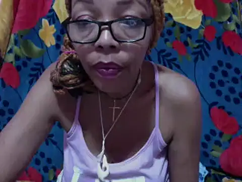 Snapshot of Ladyzee25 chatting on 19, 2, 2026 Ladyzee25 online show from 19, 2, 2026