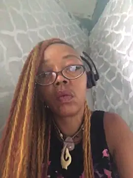 Ladyzee25 online show from 27, 10, 2025