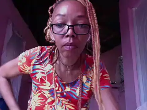 Ladyzee25 online show from 4, 6, 2026