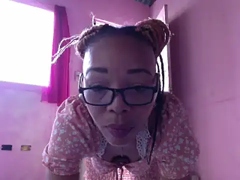 Ladyzee25 online show from 10, 5, 2026
