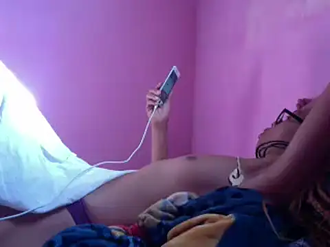 Snapshot of Ladyzee25 chatting on 20, 2, 2026 Ladyzee25 online show from 20, 2, 2026