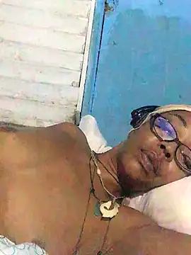 Ladyzee25 online show from 6, 10, 2025