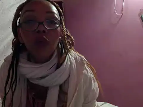 Snapshot of Ladyzee25 chatting on 3, 2, 2026 Ladyzee25 online show from 3, 2, 2026