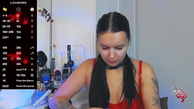 Miss Vic online show from 12, 11, 2025