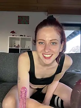 SweetSeraphine online show from 6, 3, 2025