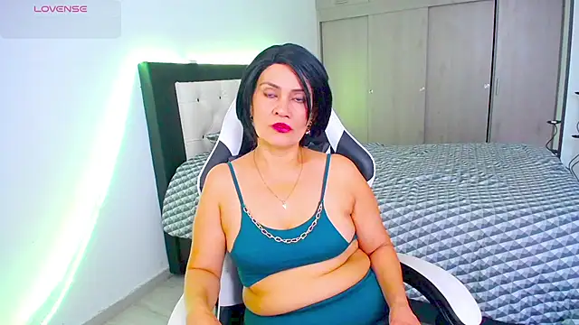 CarolinneFiotti online show from 24, 11, 2025