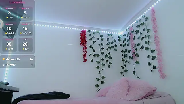 luna lgomez  online show from 7, 3, 2025