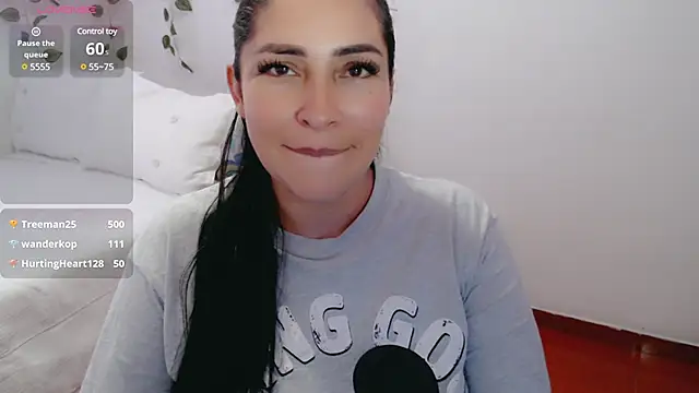 luna lgomez  online show from 22, 3, 2025