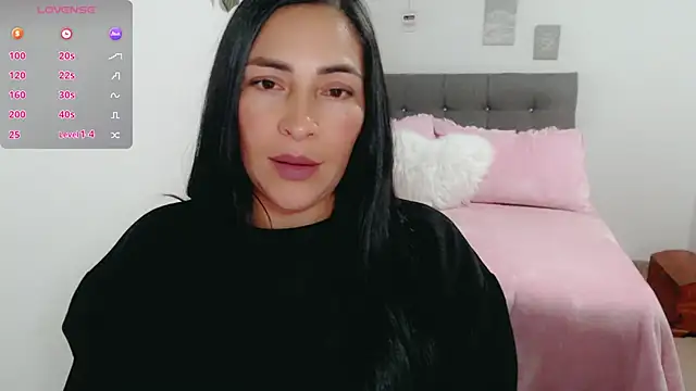 luna lgomez  online show from 7, 3, 2026